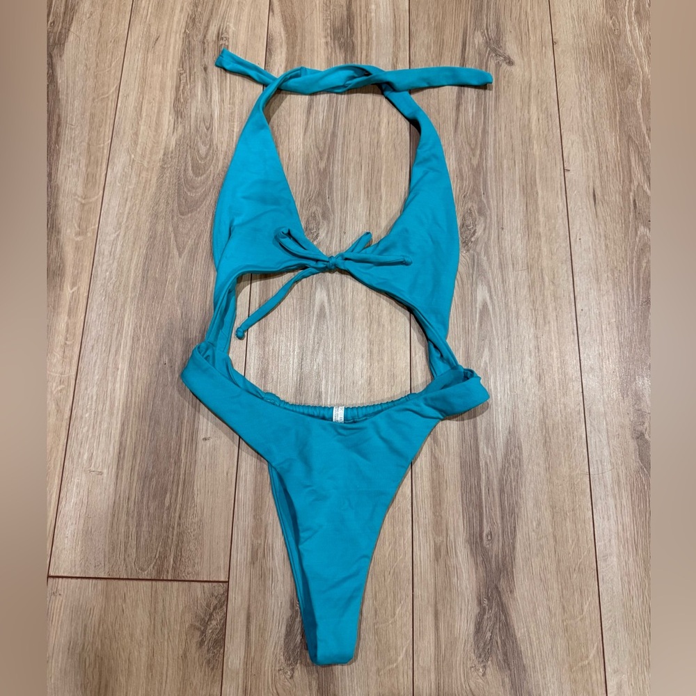 Knight swim trinity one piece